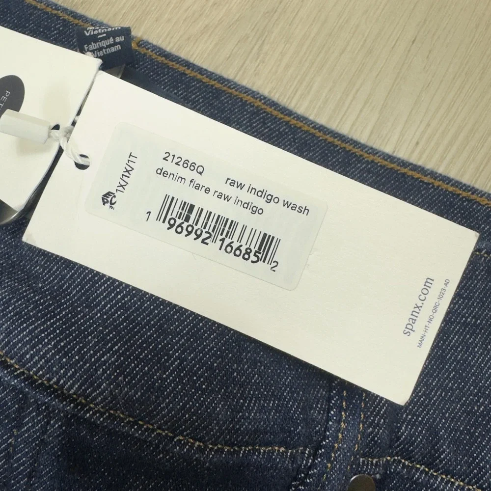Spanx SpanxShape EveryWear Flare Jeans Size 1X Petite Raw Indigo Wash 21266Q
